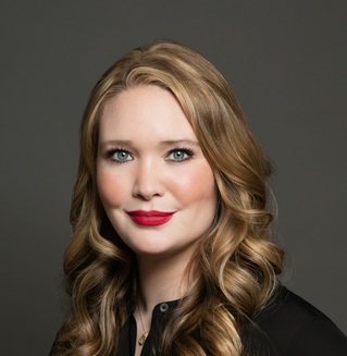 Sarah J. Maas